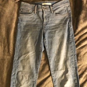 Women’s levi’s jeans
